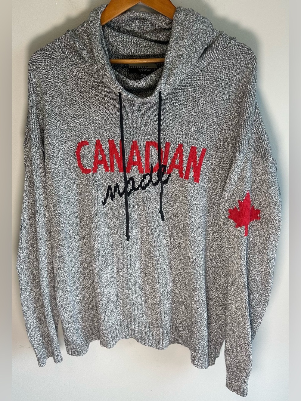 Parkhurst Women’s Knit Sweater XL Canadian Made Gray Red Maple Leaf Eco Like New